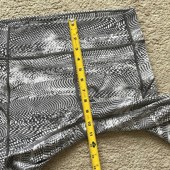 Lululemon In Movement Crop Everlux 19’’ in Swerve Vapor Metal Grey Women’s 10 - Picture 5 of 10
